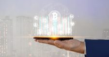 Bitcoin en eCommerce: Pros, contras y cómo implementarlo